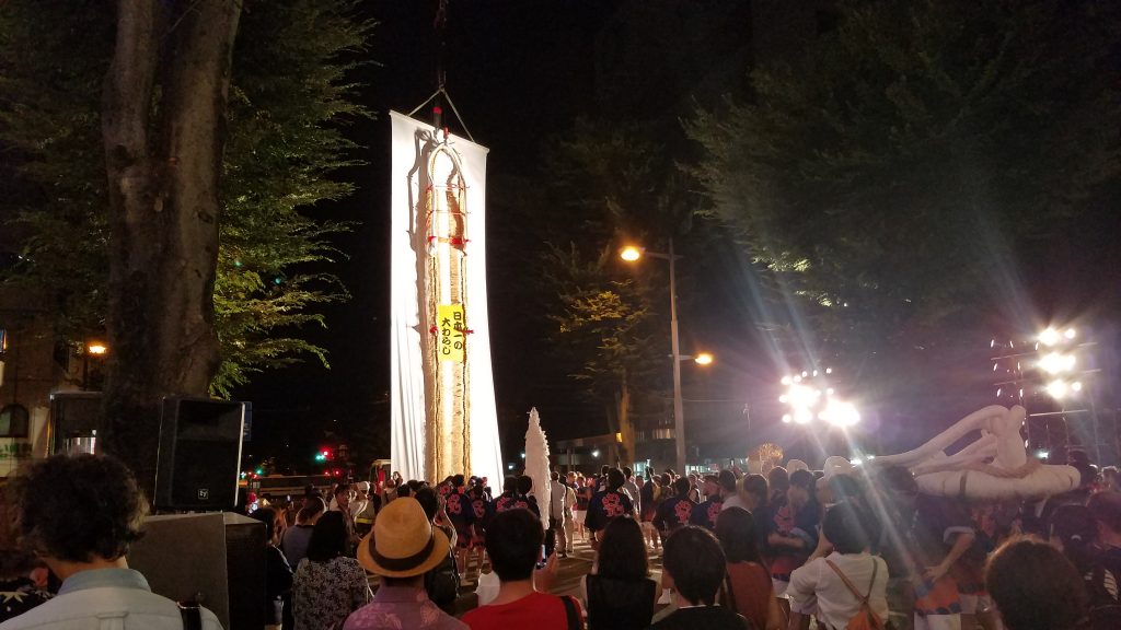 Japan's largest straw sandal being hoisted up after the parade. Photo: Edward Portillo